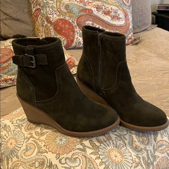 Carlos Santana Shoes - Carlos Santana Trace Ankle Boot NWOT
